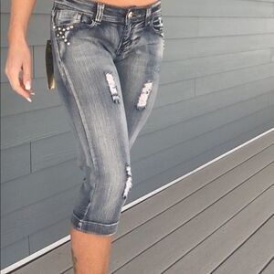 NWT B.B. Capri distressed denim with bling